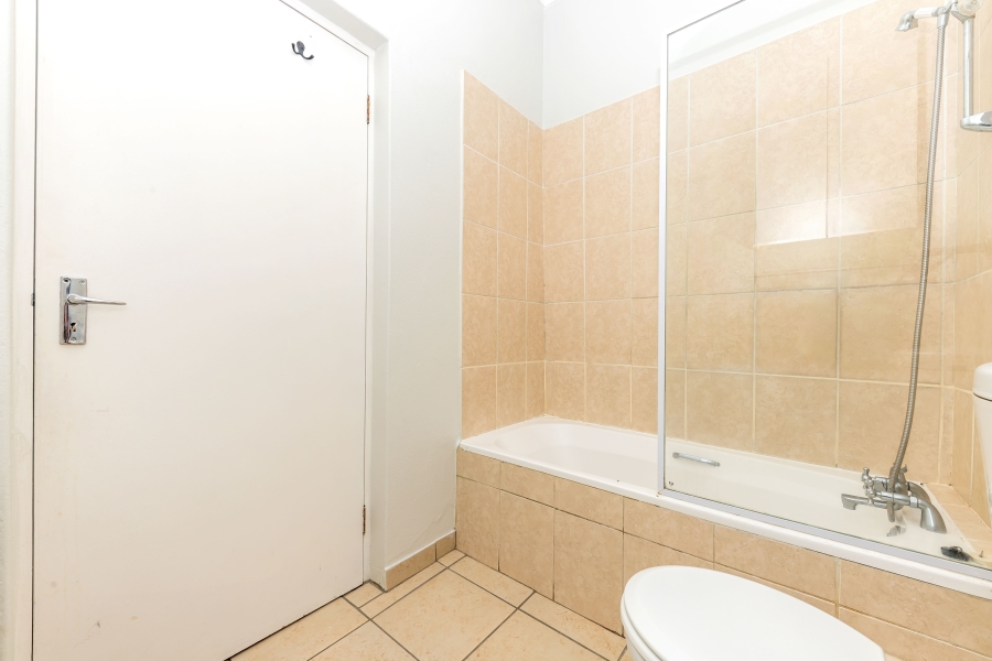 1 Bedroom Property for Sale in Kenilworth Western Cape